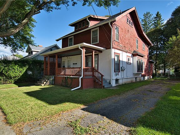 2nd image of 715 Riverside Ave