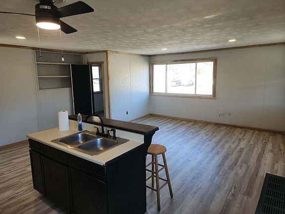 open kitchen/living room