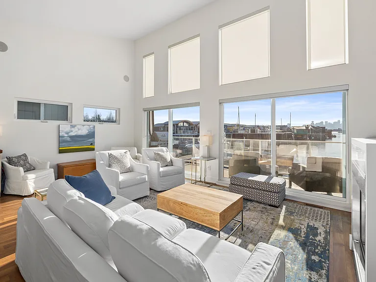 415 Esplanade Ave N — Photo 8