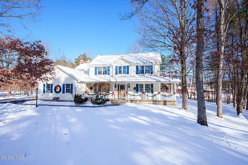 2nd image of 7 Edward Drive