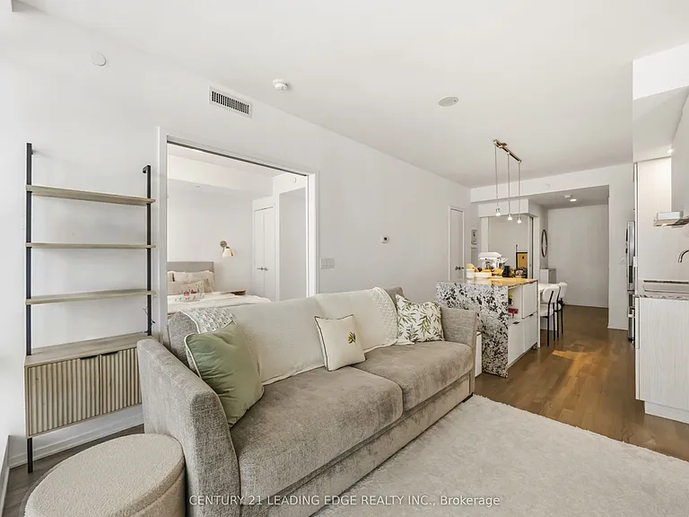 1 Bloor St E #3308 — Photo 1