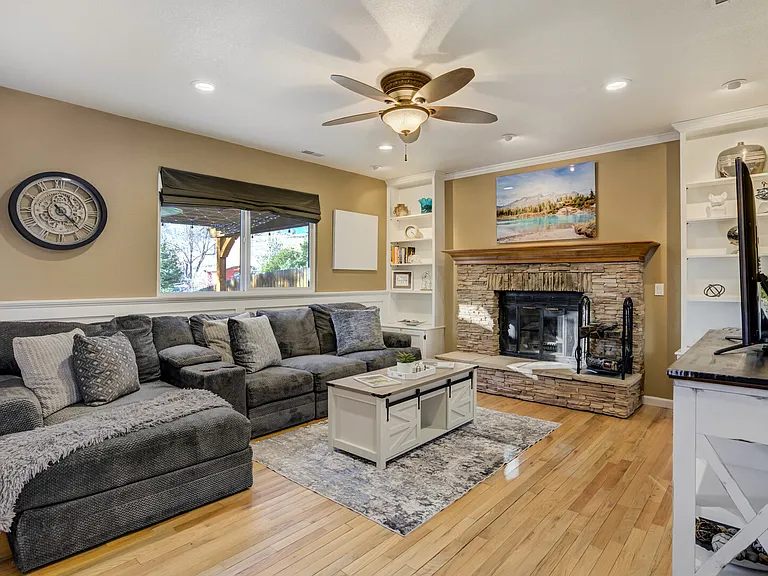 Churchwood Cir — Photo 15