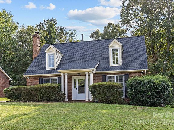 3rd image of 5938 Scots Bluff Dr