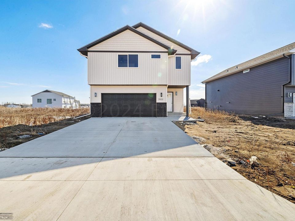 1st image of 5833 Ellis Dr W