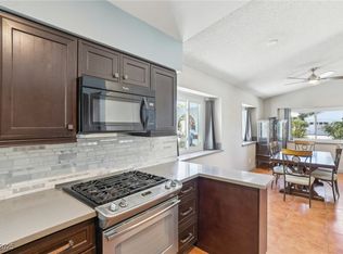 371 Legacy Dr, Henderson, NV 89014