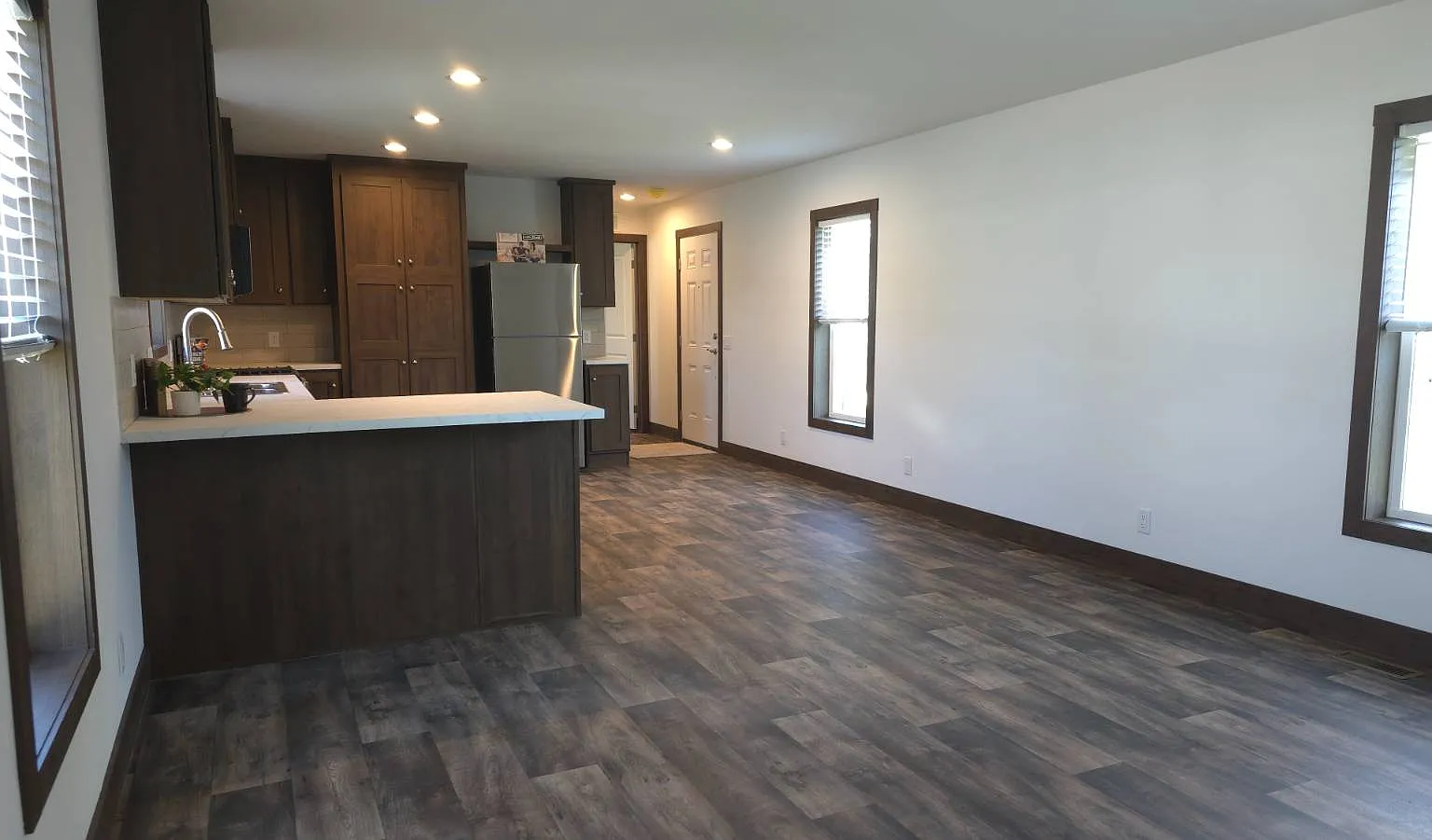 3 bed, 2.0 bath, 1140 sqft, $1,675 — Photo 2