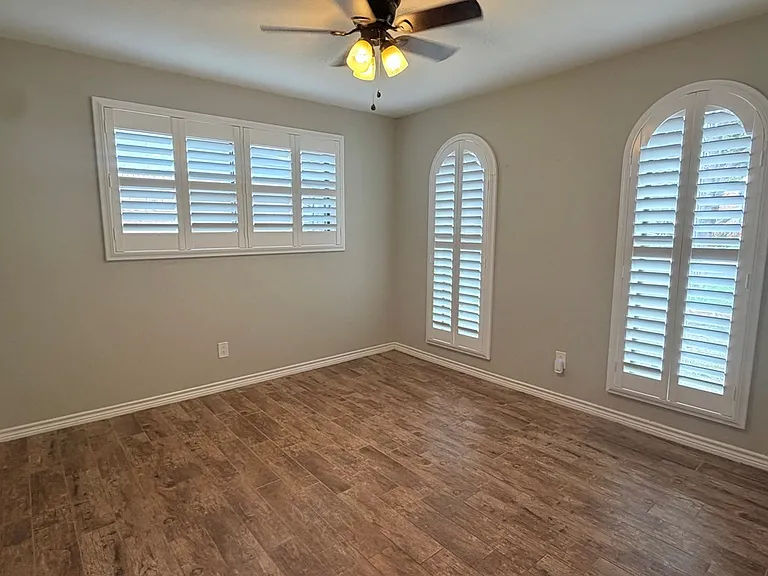 8814 Holiday Dr — Photo 12