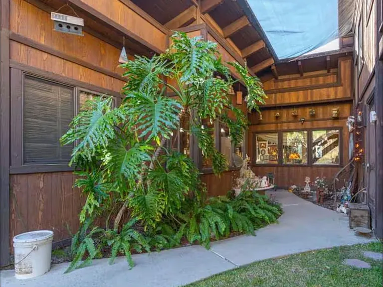 2286 Mount Vernon Ave — Photo 14