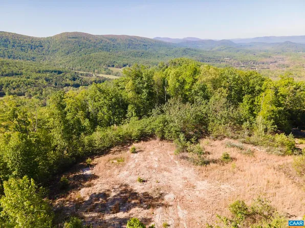 5 Fox Ridge Ln, Waynesboro, VA 22980