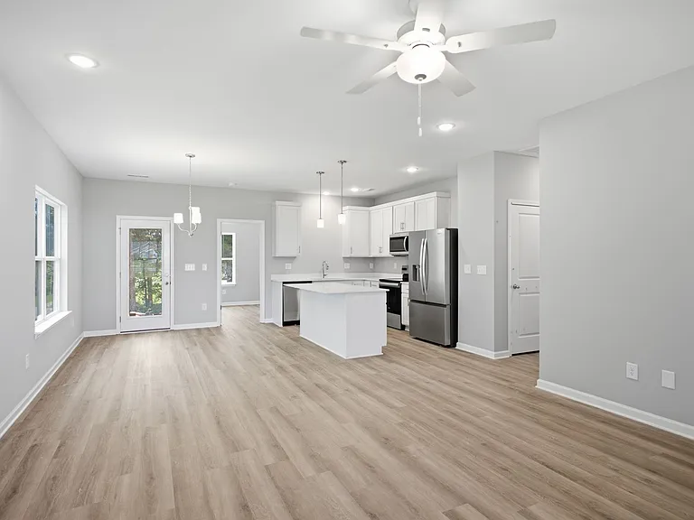 112 Bell Cir #A — Photo 12