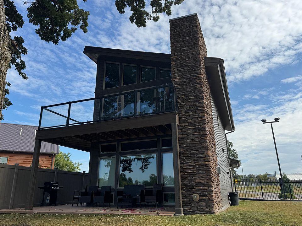 1st image of 445 Lake Ave #101