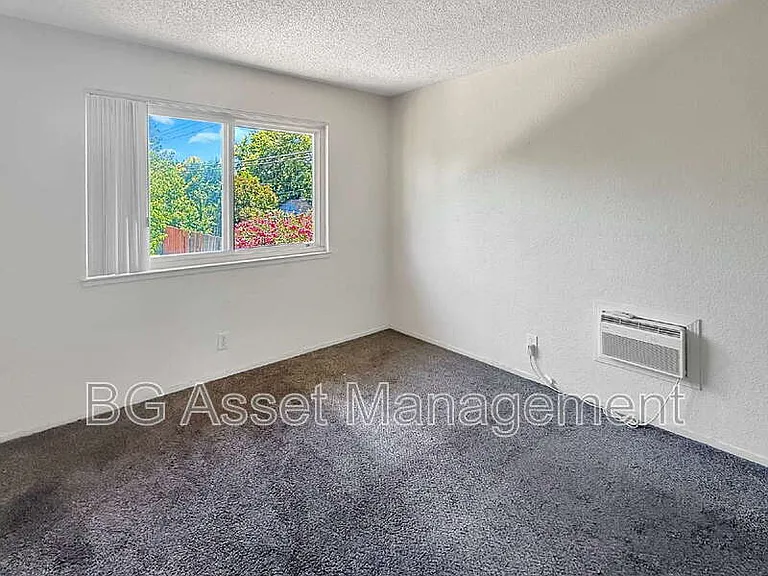 4110 34th Ave #4 — Photo 11