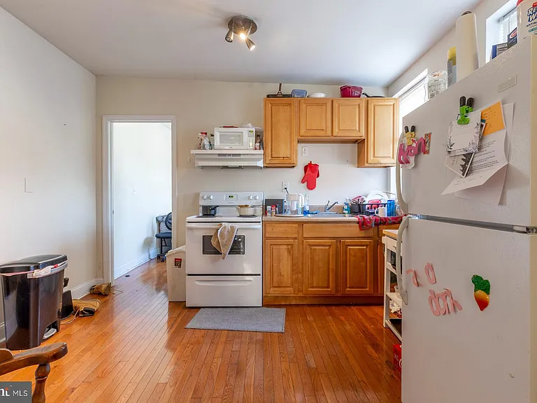 2136 S 15th St #3F — Photo 4