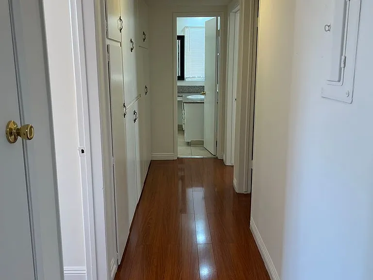 1065 S Holt Ave — Photo 11