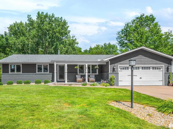 608 N Woodthrush Dr, Peoria, IL 61604