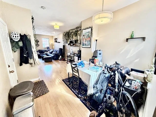 2 bed, 750 sqft, $3,800 — Photo 4