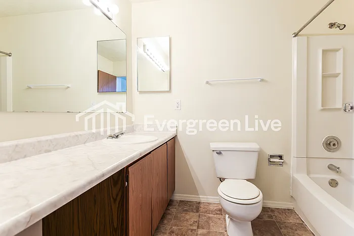 2419 Cross Village Dr — Photo 9