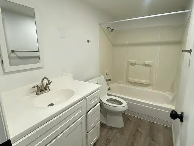 Parkhill Terrace Apartments — Photo 4