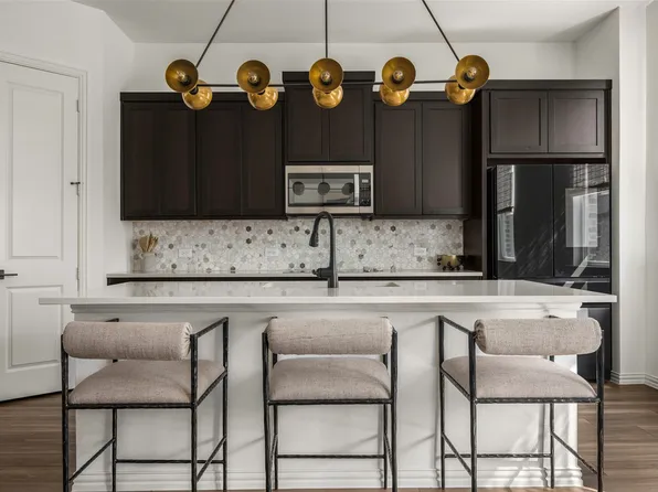 7537 Laburnam Rd, Dallas, TX 75228