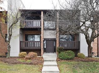 312 Sheridan Dr APT 1B, Willowbrook, IL 60527