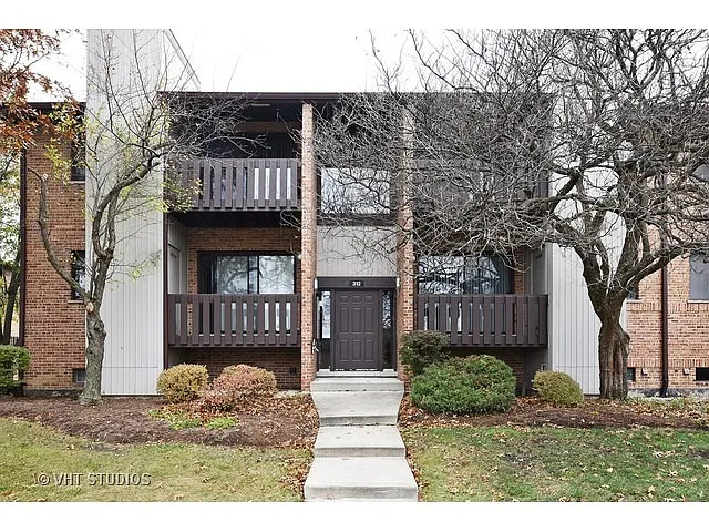 312 Sheridan Dr APT 1B photo 1