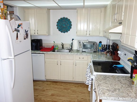 New oven/range, dishwasher, and countertops