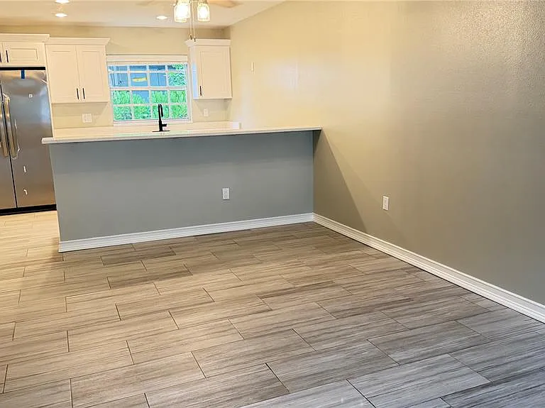 333 Island Way #101 — Photo 1