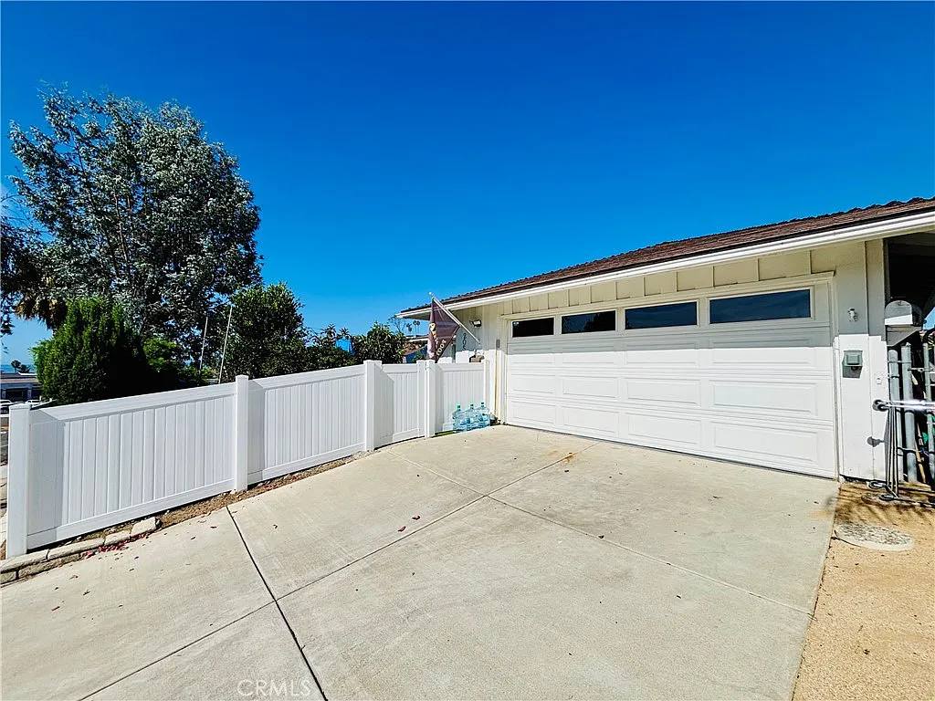 4 bed, 1822 sqft, $6,980 — Photo 4
