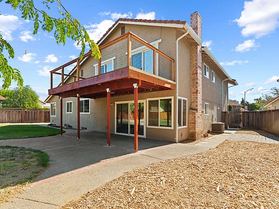 2nd image of 4969 Gentian Ct