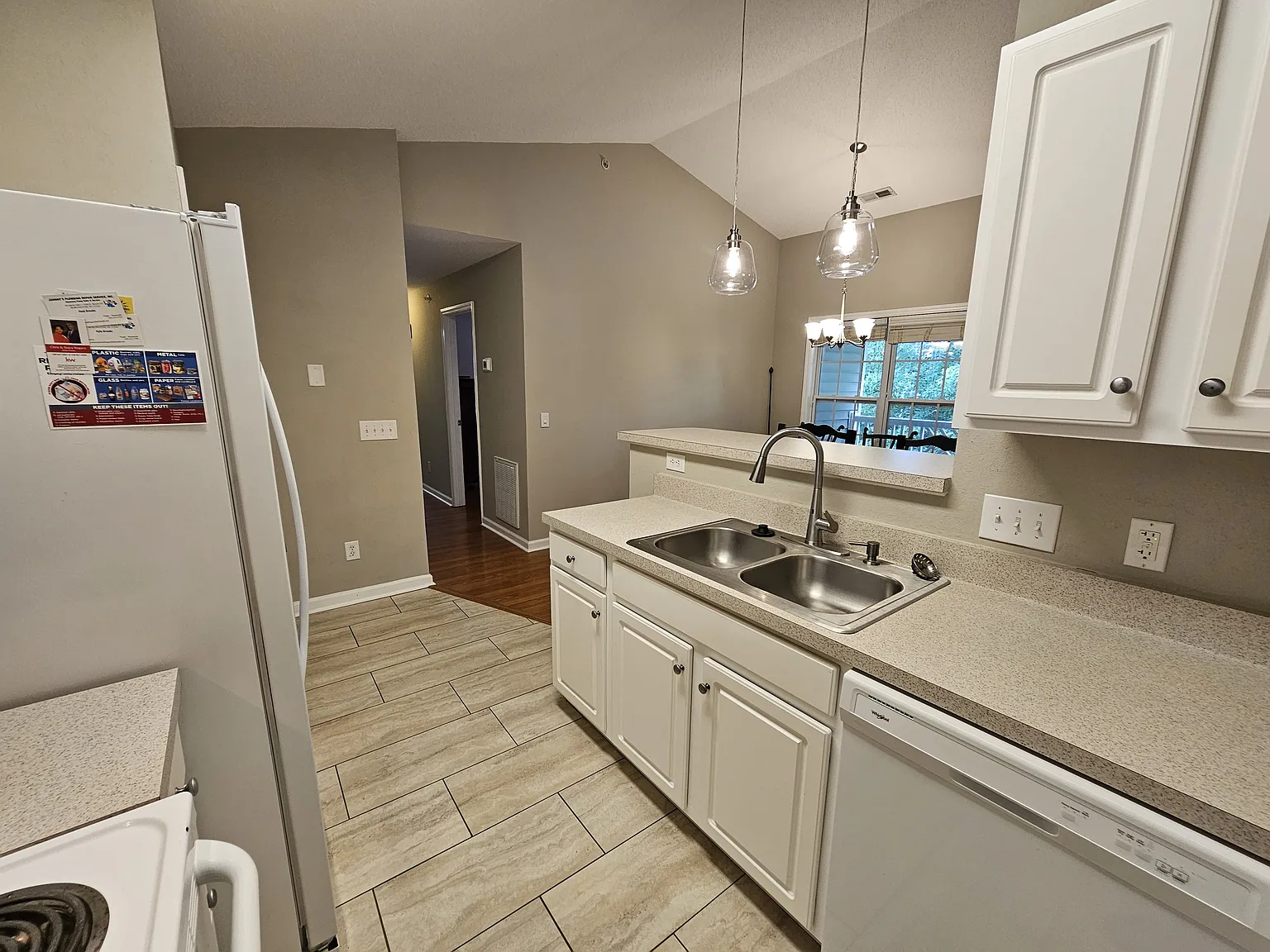 2 bed, 1108 sqft, $1,395 — Photo 4