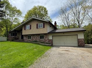 9584 Auburn Rd, Chardon, OH 44024