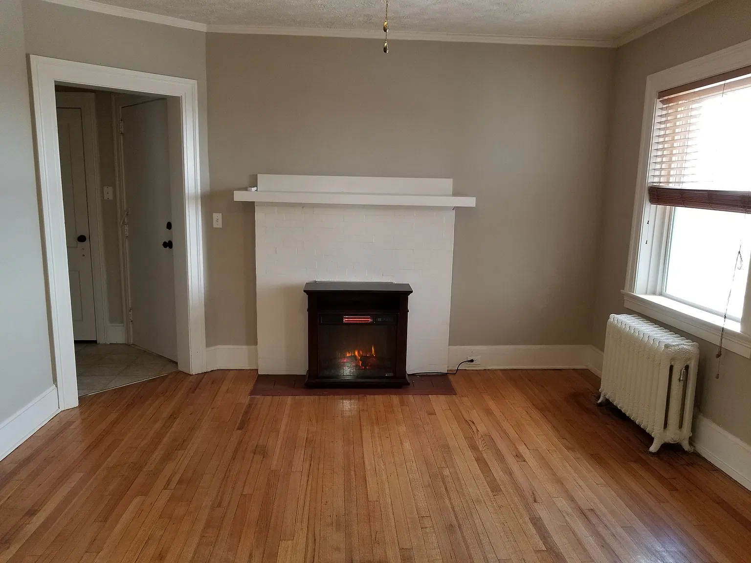 2 bed, 950 sqft, $1,200 — Photo 2