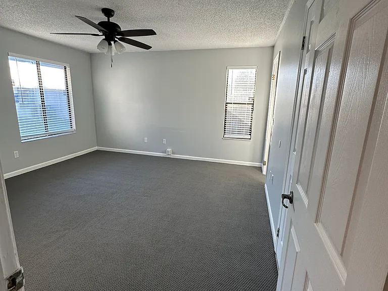 11301 Derringer Cir S — Photo 7