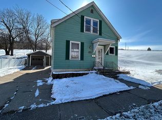 1220 W Locust St, Dubuque, IA 52001