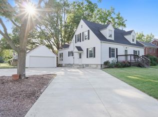 607 N Center St, Gridley, IL 61744