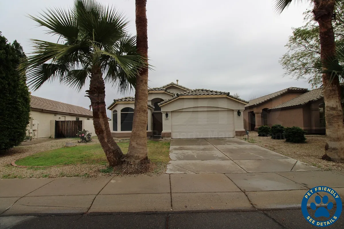 3 bed, 2.0 bath, 1655 sqft, $2,199 — Photo 1