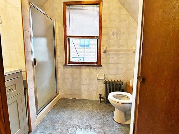 5th image of 183 Bay 28th St #3