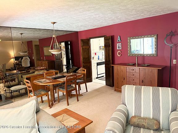 5th image of 1285 Chartwell Carriage Way N