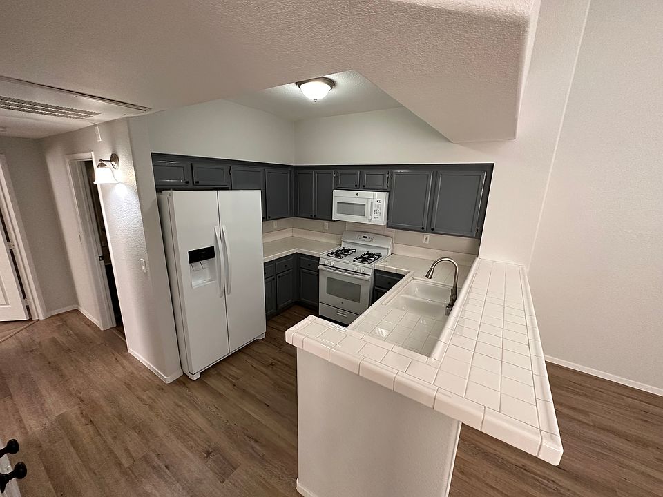 1st image of 1405 Seward St Unit 202
