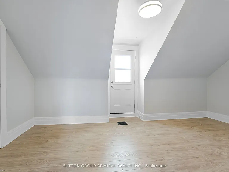 481 Brock Ave #2 — Photo 23