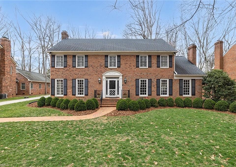1st image of 3025 Redford Dr