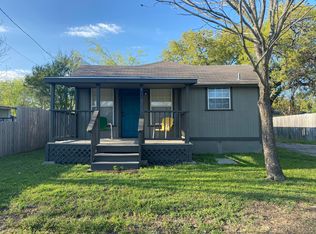 705 Tank St, Lockhart, TX 78644