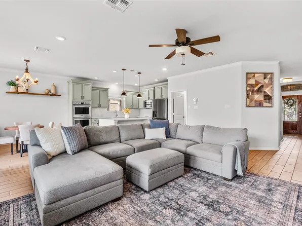 604 Lister Dr, Woodway, TX 76712
