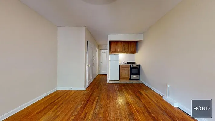 Rented by Bond New York | media 7