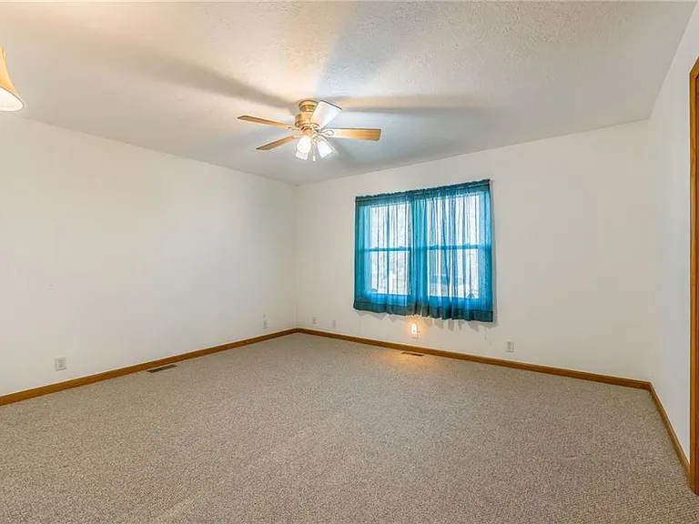 124 Almond St — Photo 8