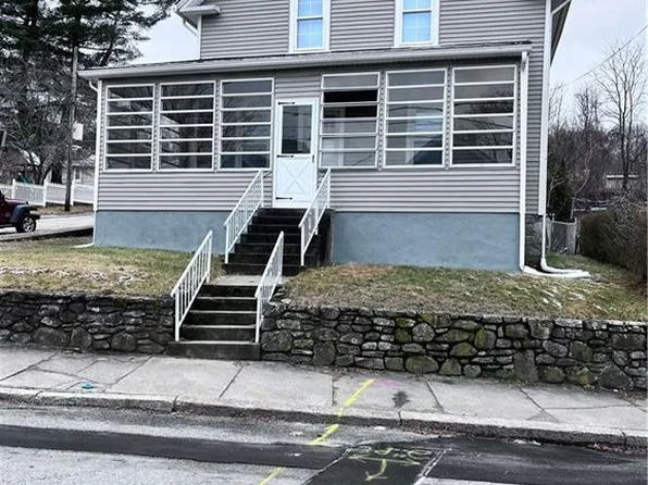 708 3rd Ave, Woonsocket, RI 02895