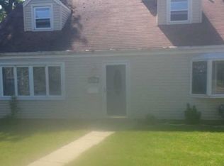 517 Seaford Ave, Massapequa, NY 11758