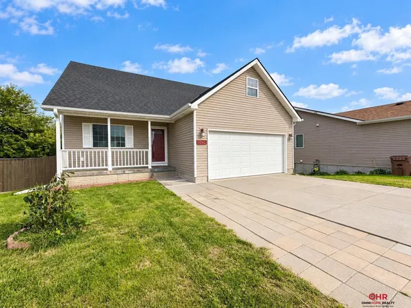 5242 N 9th Cir, Lincoln, NE 68521