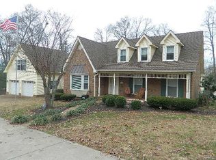 110 Spring Valley Dr, Cottontown, TN 37048