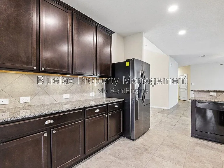 1807 Golden Maple — Photo 18